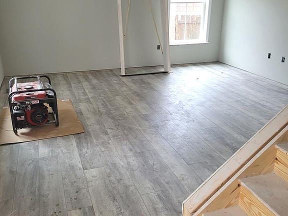 3rd image of Leslie Dr #60