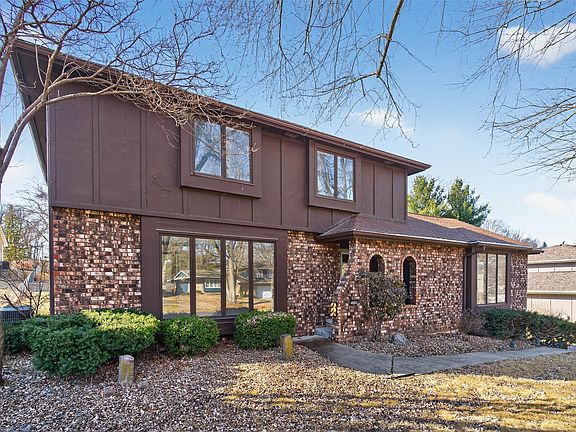 3rd image of 3700 SW 29th St