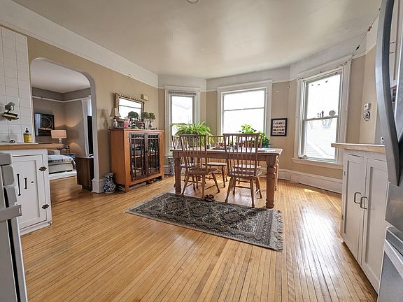4th image of 2734 Polk St NE Floor 2