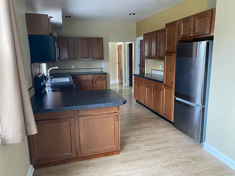 444 College Ave — Photo 4