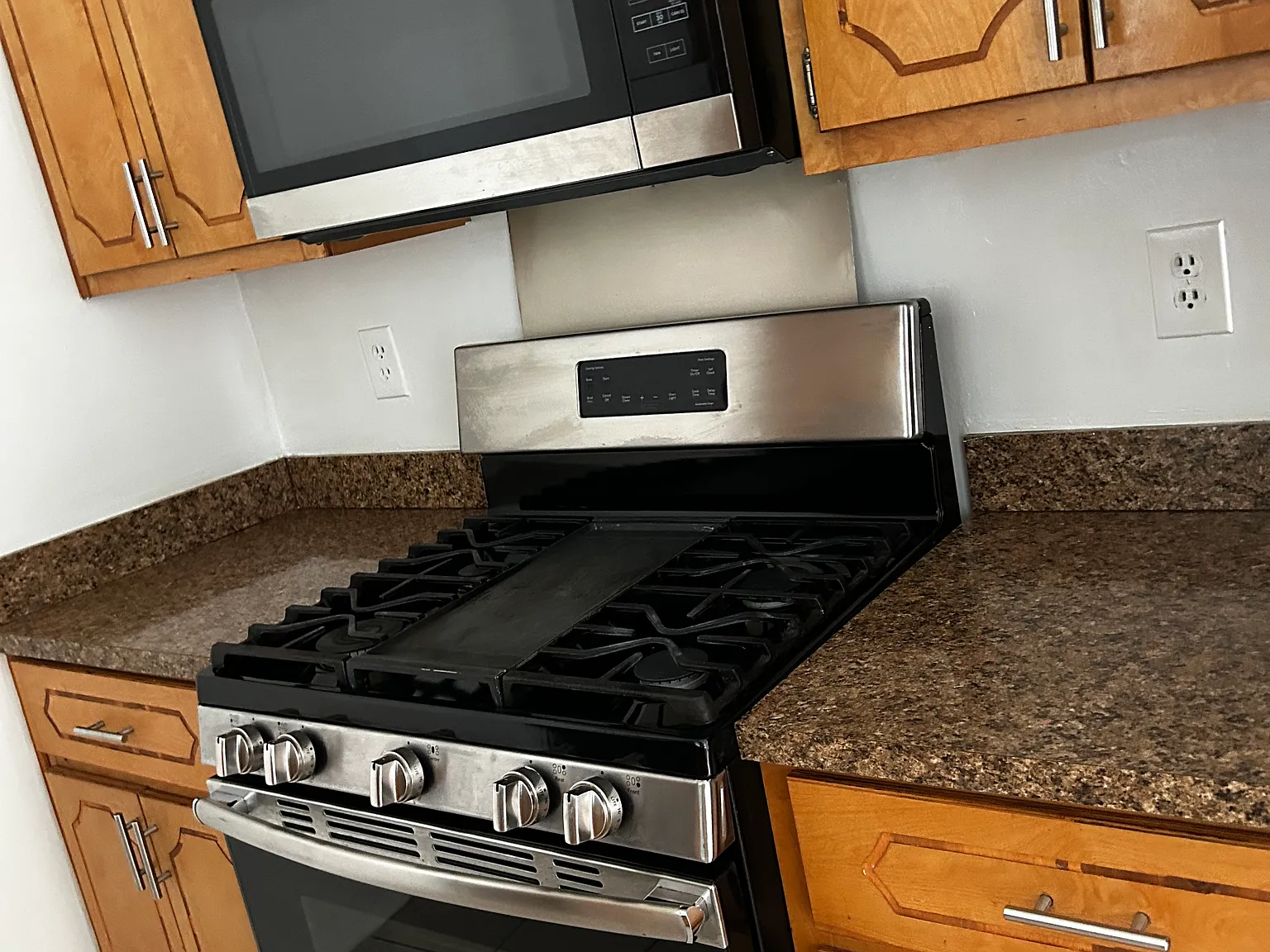 3 bed, 1.5 bath, 1200 sqft, $700 — Photo 4
