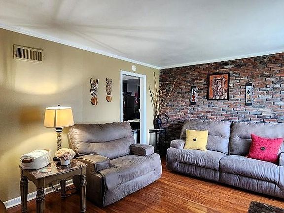 2nd image of 9436 Miriam Ave