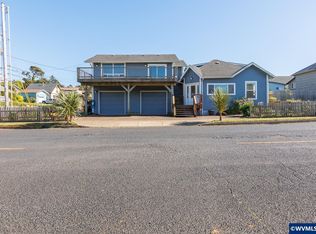 561 W Olive St, Newport, OR 97365