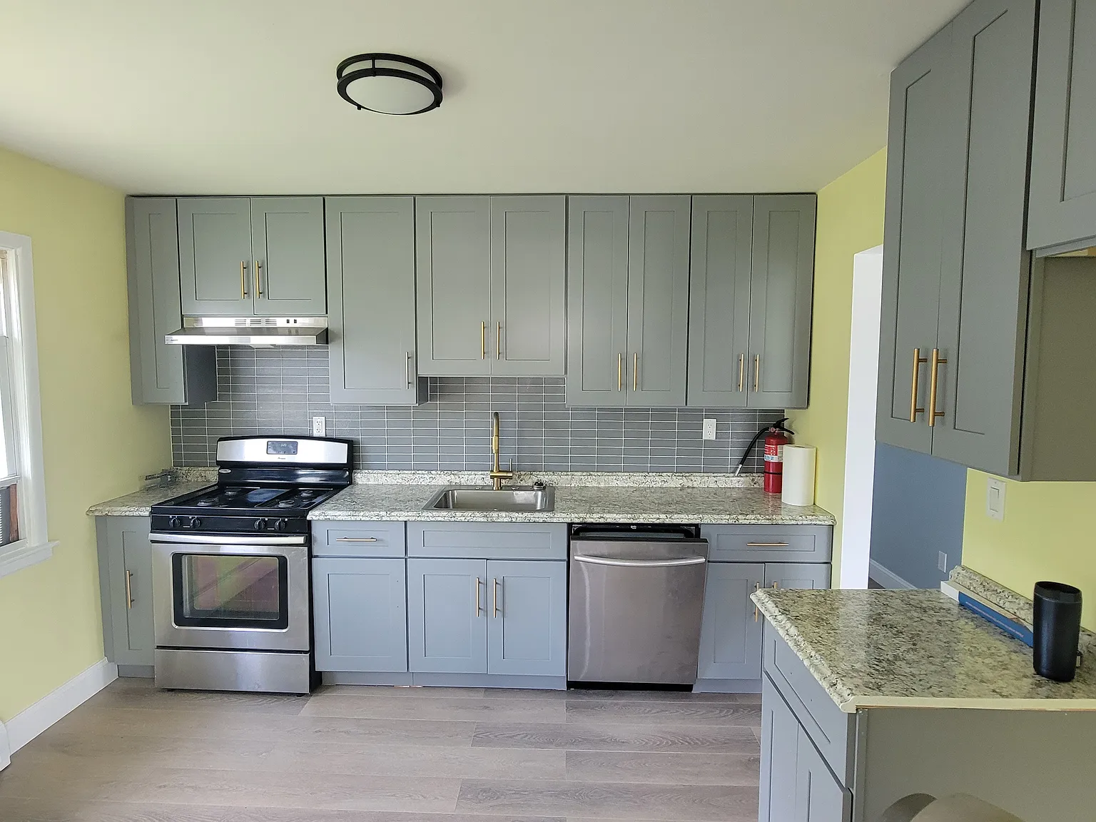 3 bed, 1200 sqft, $2,600 — Photo 1