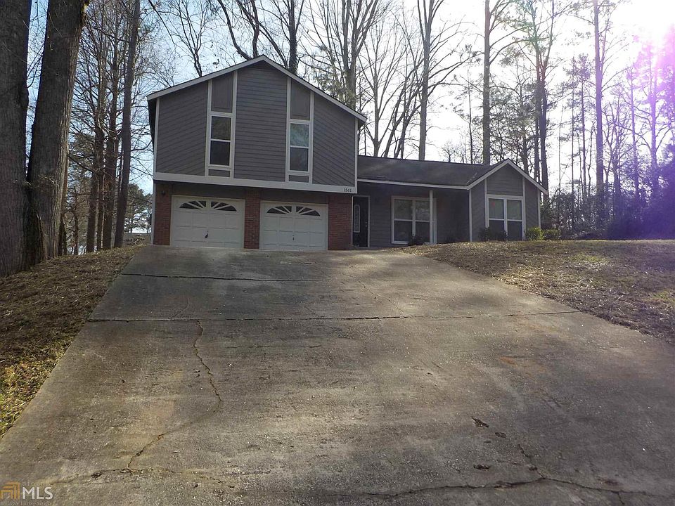 1st image of 1561 Pin Oak Ln SE #209