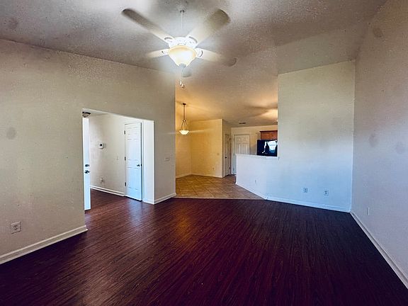 3rd image of 112 Balsa Dr