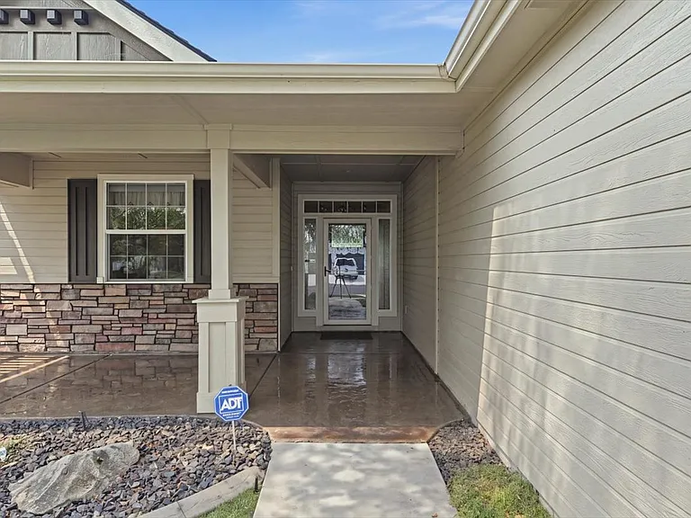 5555 N Sun Shimmer Ave — Photo 2