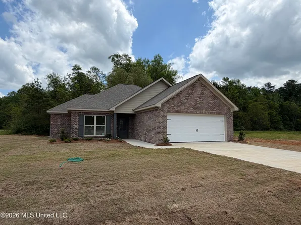 302 Courtney Ln, Magee, MS 39111