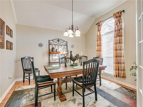 5th image of 6211 Crestmont Ln