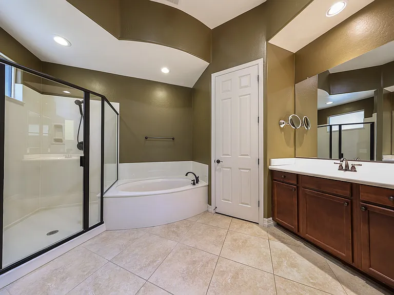 14214 W Harvard St — Photo 32