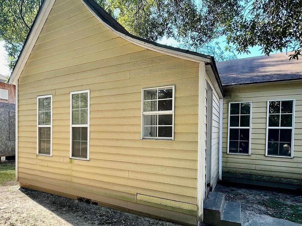 1st image of 215 W Glade Ave #213