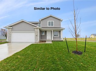 470 NW Compass Ave, Waukee, IA 50263