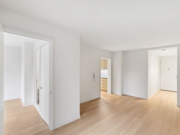 5th image of 1 Columbus Pl APT S7d