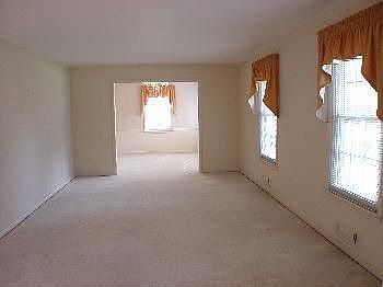 2nd image of 2501 Schenley Dr