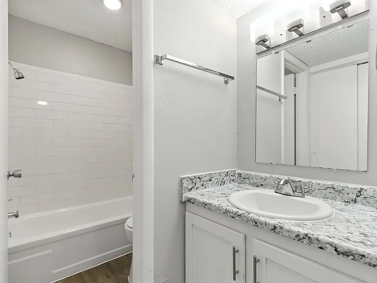 Brookwood on 86th - Move-In Today and Receive a $500 Visa Gift Card! — Photo 34
