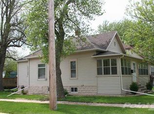 627 E 6th Ave, Mitchell, SD 57301