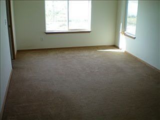 4th image of 7924 Hudson Dr