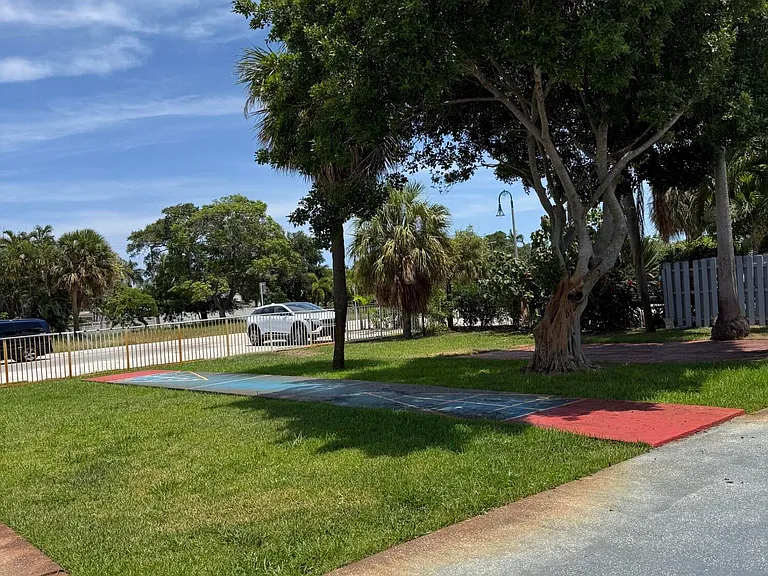 1001 S Federal Hwy — Photo 9