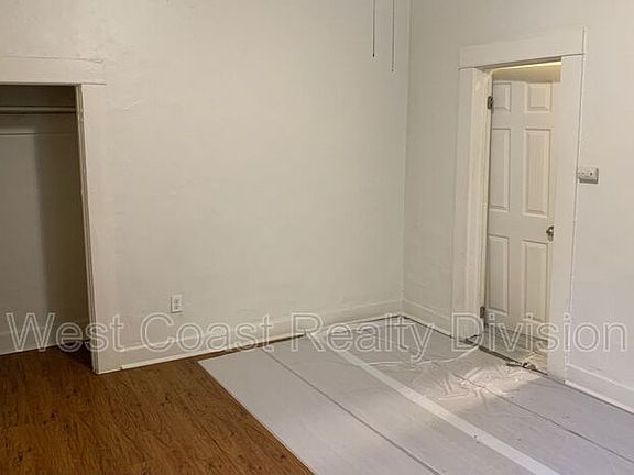 3rd image of 2286 Irving Ave