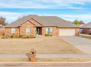 203 Southpointe Ave, Tuttle, OK 73089