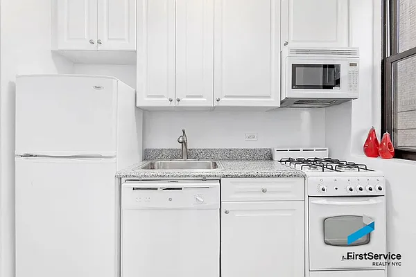 Rented by FirstService Realty (legacy) | media 28