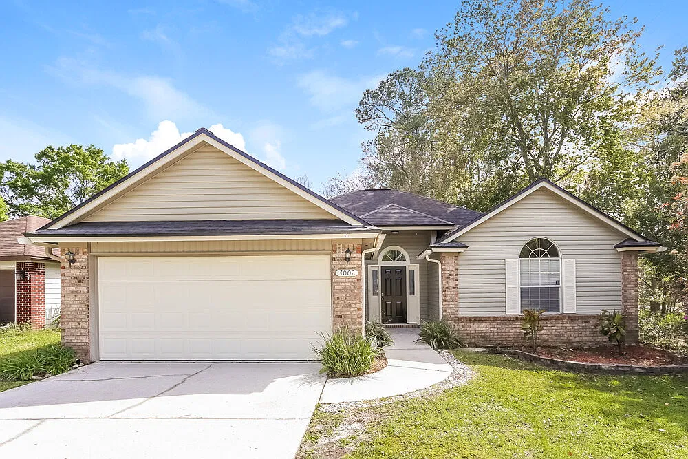 3 bed, 2.0 bath, 1584 sqft, $2,505 — Photo 1