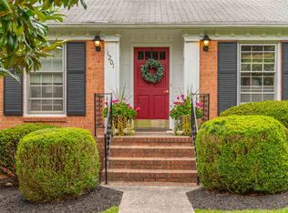 1201 Pinehurst Rd, Staunton, VA 24401