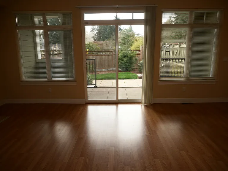 706 123rd Ave NE — Photo 5