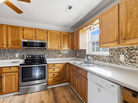 2nd image of 3473 Russellwood Dr