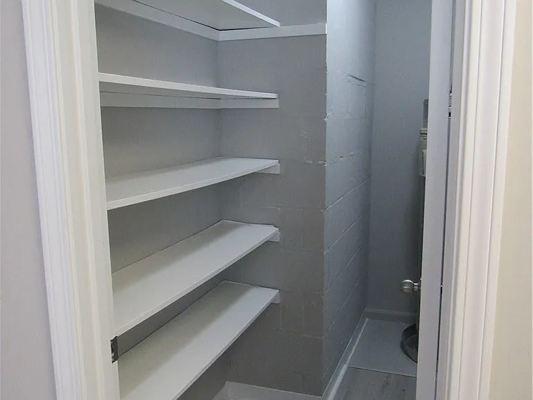 7155 Auburn Rd — Photo 31