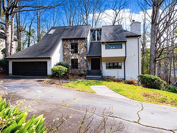 4th image of 93 Skyland Dr