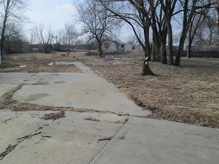 1st image of 1202 Moonlight Cir