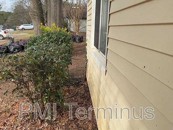 4th image of 5001 Hawthorne Ct SE APT 2