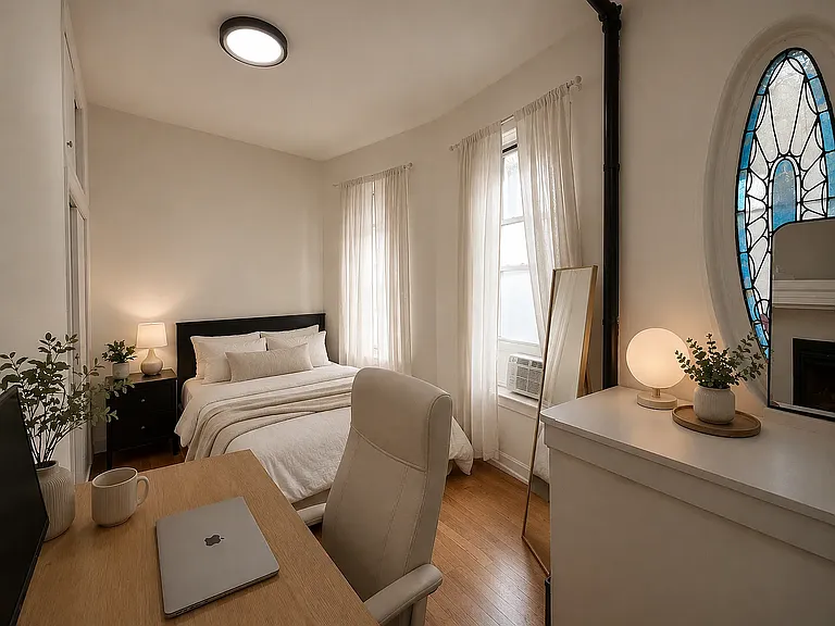 153 E 18th St #1 — Photo 2