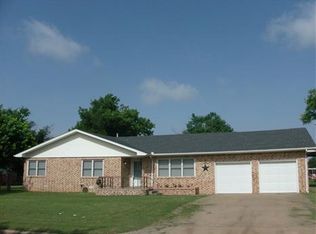 101 S Bailey St, Hobart, OK 73651
