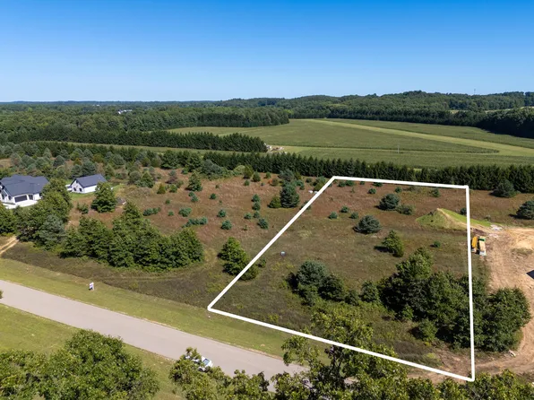 6 Airpark Ln, Mattawan, MI 49071