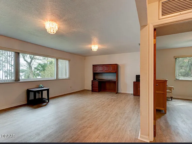 7827 NE 310th Ave — Photo 16