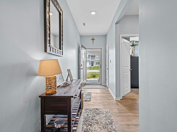 3rd image of 10422 Whitney Pl