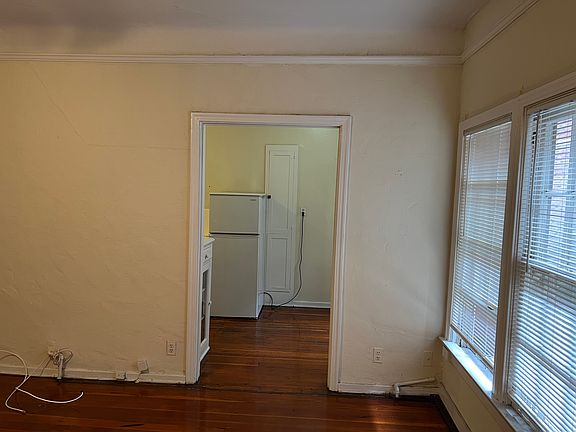 4th image of 665B S Cochran Ave #308