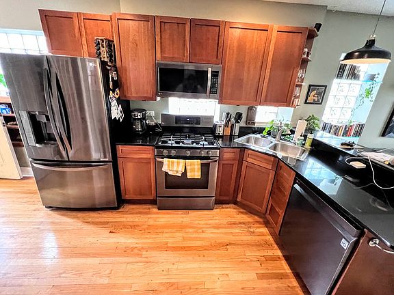 2nd image of 2215 N Bissell St #4