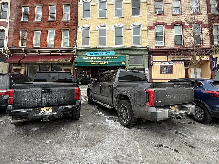 130 North Ave #8B — Photo 1