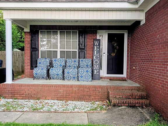 3rd image of 206 Caravan Ln