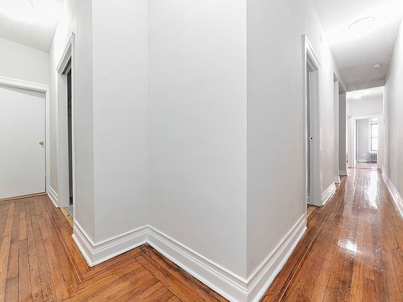 3rd image of 30 Linden Blvd APT B7