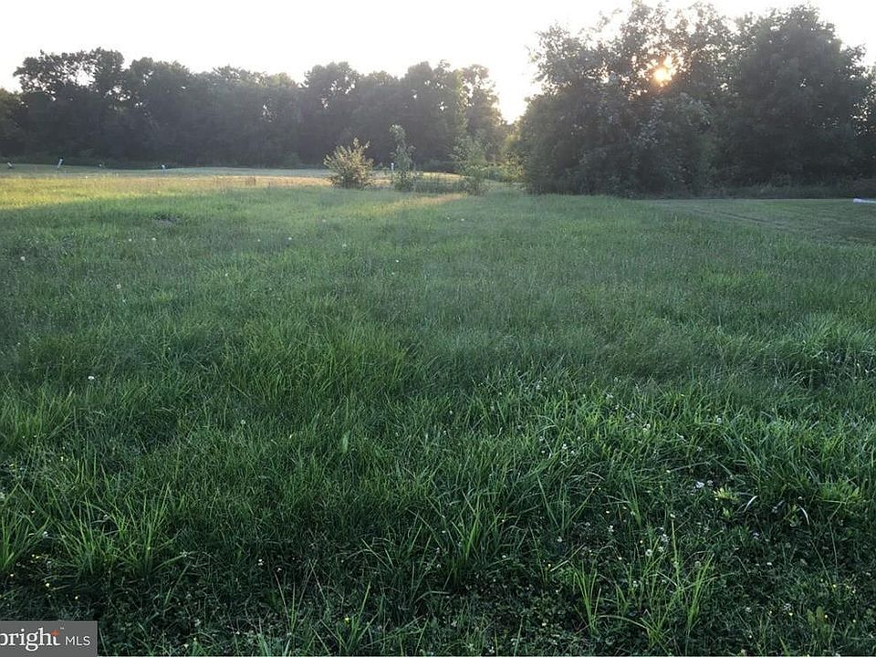 2nd image of 103 Duck Creek Ln