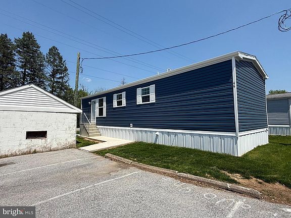 2nd image of 46 Mockingbird Ln