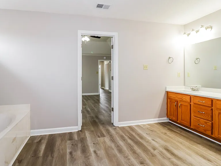9355 Helmsley Dr — Photo 13