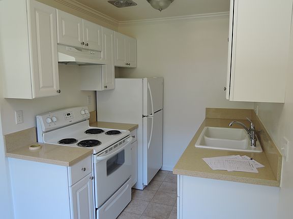 4th image of 411 E 17th St APT 1