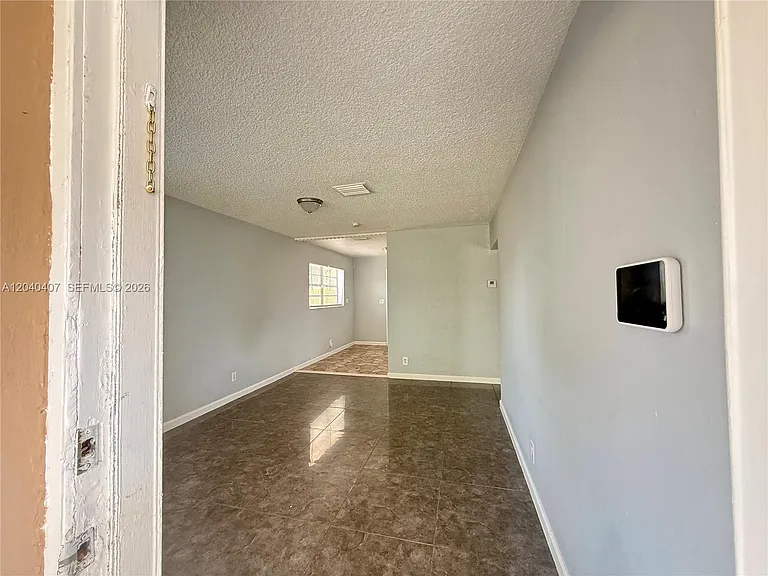820 NW 4th Ave — Photo 5