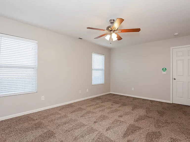 1005 Joselynn Dr — Photo 10