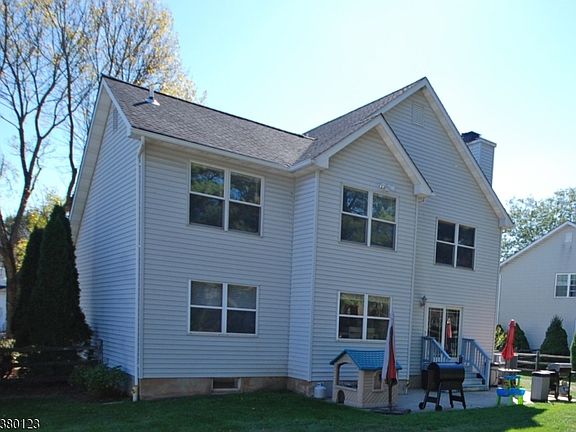 2nd image of 32 Peterson Rd